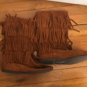 Minnetonka fringe boots